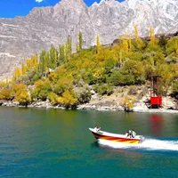 Upper Kachura Lake